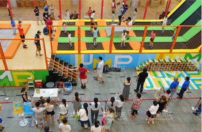 兒童樂園超級大蹦床 兒童樂園超級大蹦床