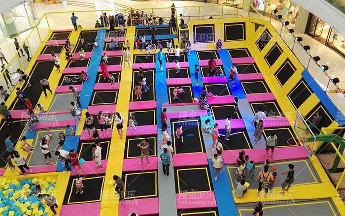 兒童樂園超級大蹦床 兒童樂園超級大蹦床