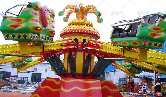 公園游樂(lè)設(shè)備激情跳躍 公園游樂(lè)設(shè)備激情跳躍