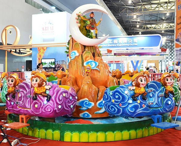 花果山猴王戲水 花果山猴王戲水